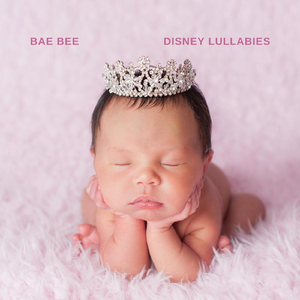 游泳教练伸进含奶摸爽69
