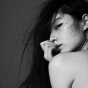 游泳教练伸进含奶摸爽69
